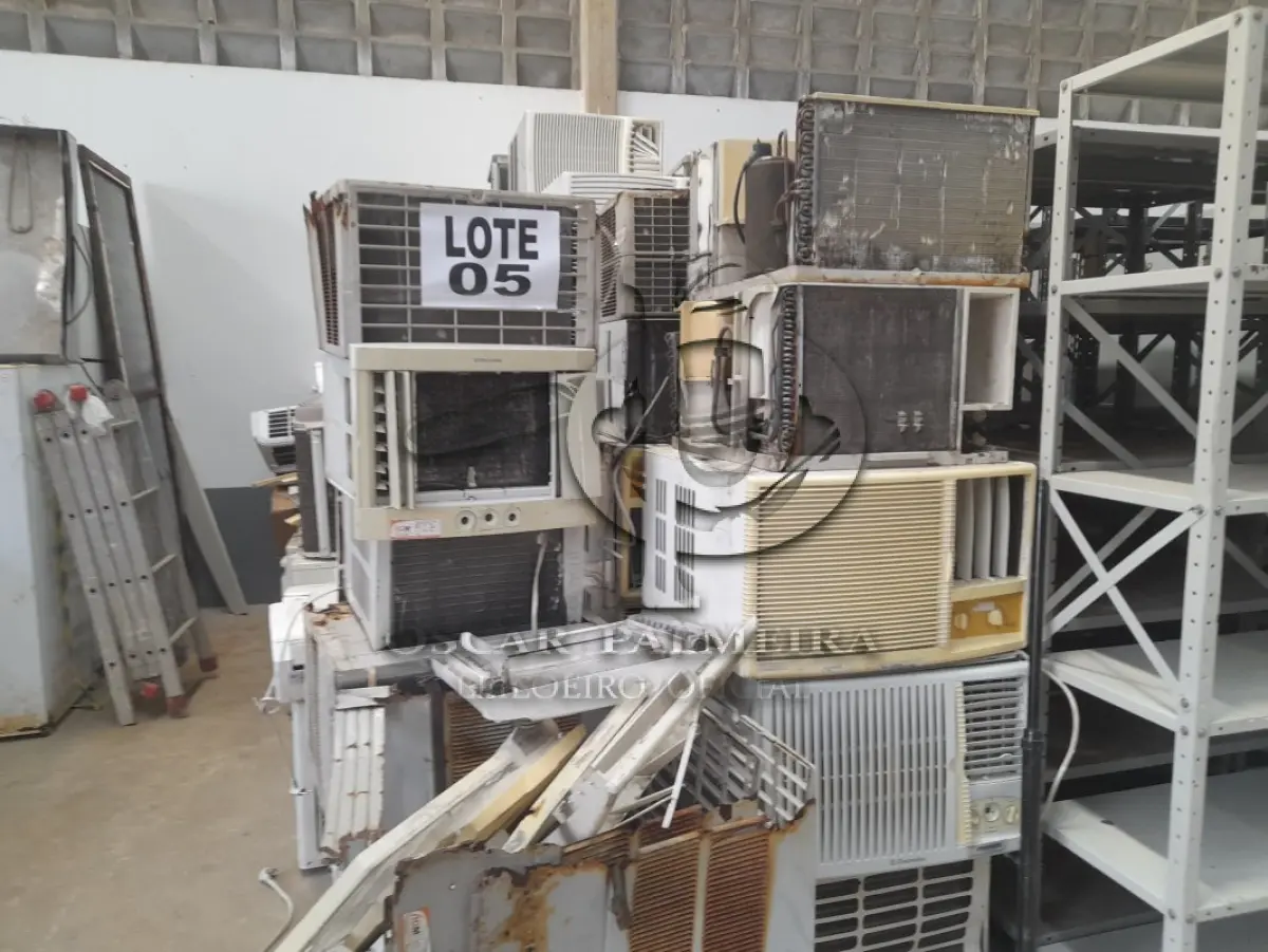 LOTE 005 - DIVERSOS BENS MÓVEIS COMPOSTO / 4ª PARTE SALVADOR
