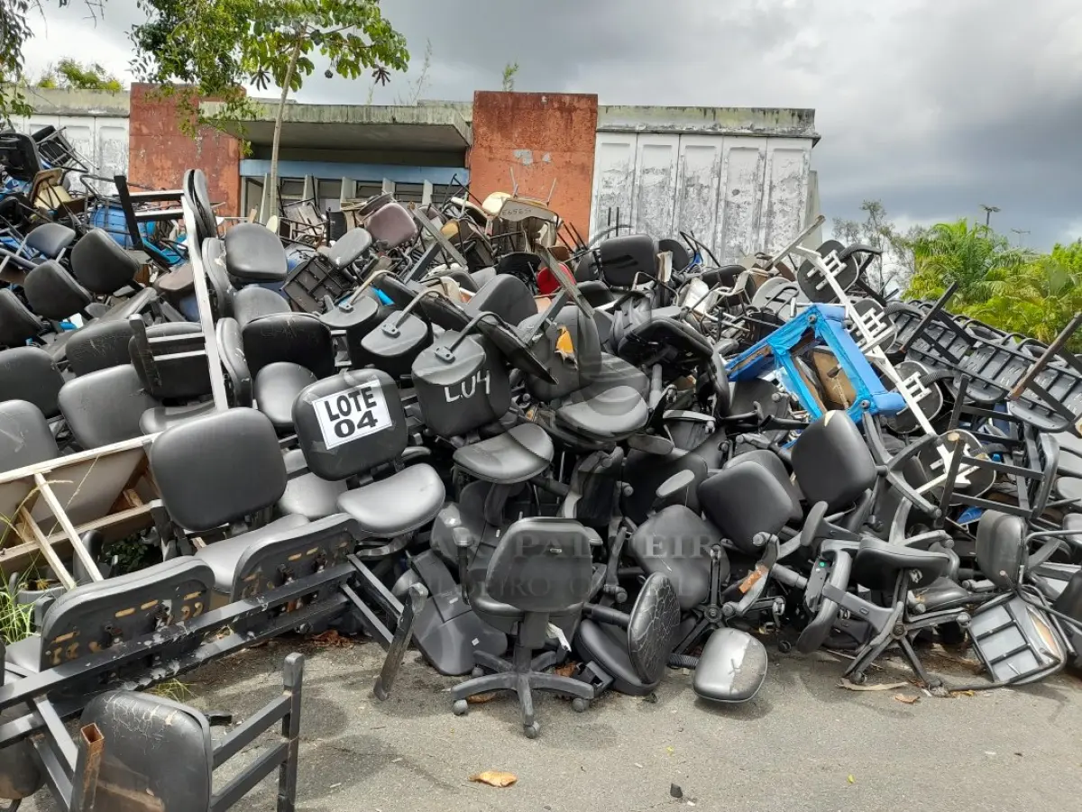 LOTE 004 - DIVERSOS BENS MÓVEIS COMPOSTO / 5ª PARTE SIMÕES FILHO