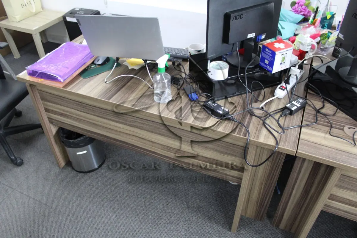 LOTE 0269 - MÓVEL DE ESCRITÓRIO