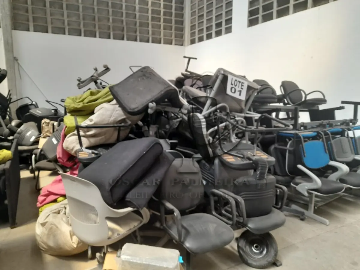 LOTE 001 - DIVERSOS BENS MÓVEIS COMPOSTO / 4ª PARTE SALVADOR