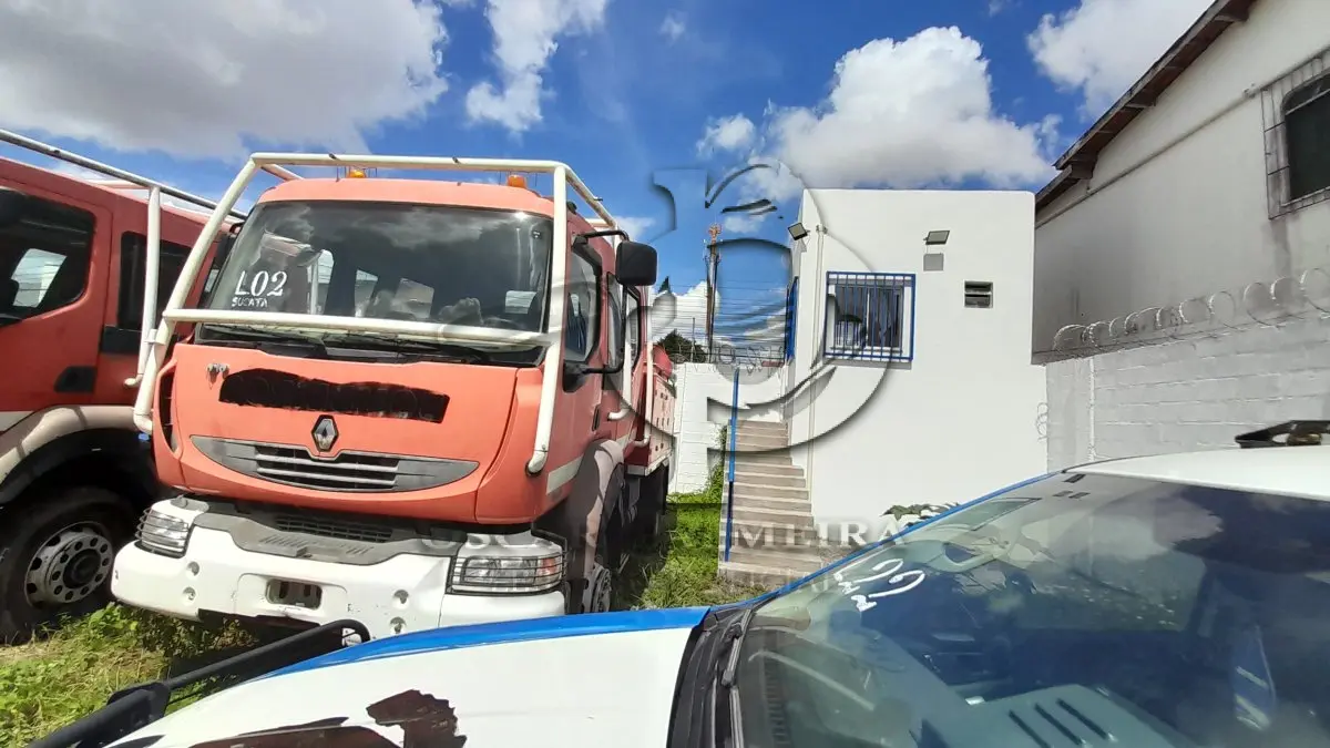 LOTE 002 - SUCATA DE CARROCERIA DE MIDLUM 220.14  / SUCATA DE WEEKEND ADVENTURE / 7ª PARTE FEIRA DE SANTANA