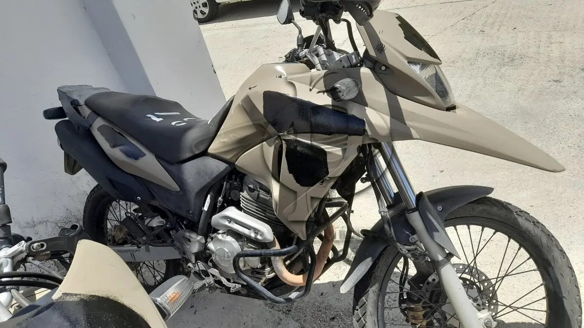 LOTE 037 - VEÍCULO: HONDA/XRE 300 (MOTOR INCOMPLETO), ANO/MOD 2017/2017 / 6ª PARTE FEIRA DE SANTANA