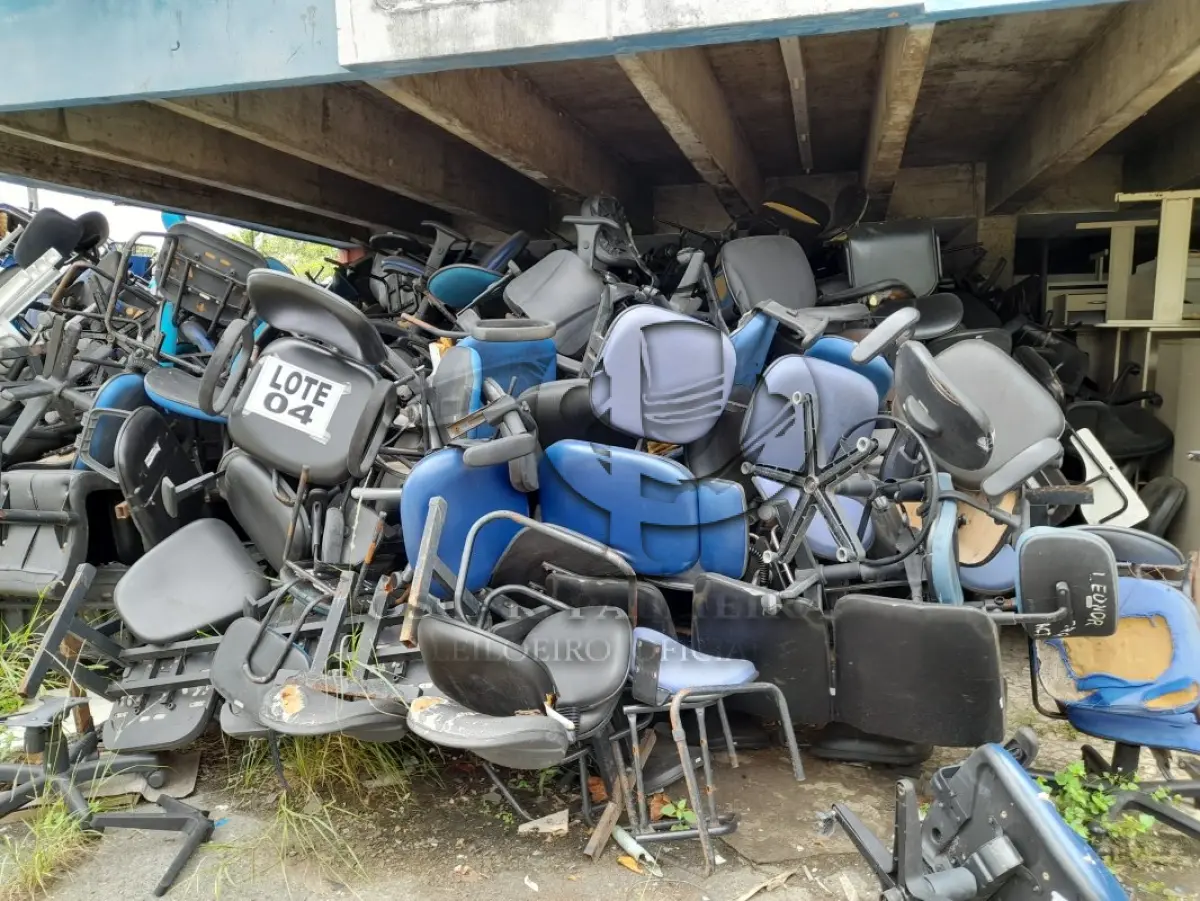 LOTE 004 - DIVERSOS BENS MÓVEIS COMPOSTO / 5ª PARTE SIMÕES FILHO