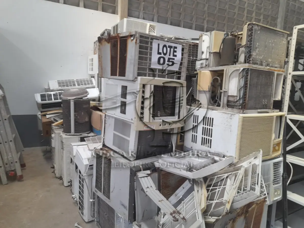 LOTE 005 - DIVERSOS BENS MÓVEIS COMPOSTO / 4ª PARTE SALVADOR