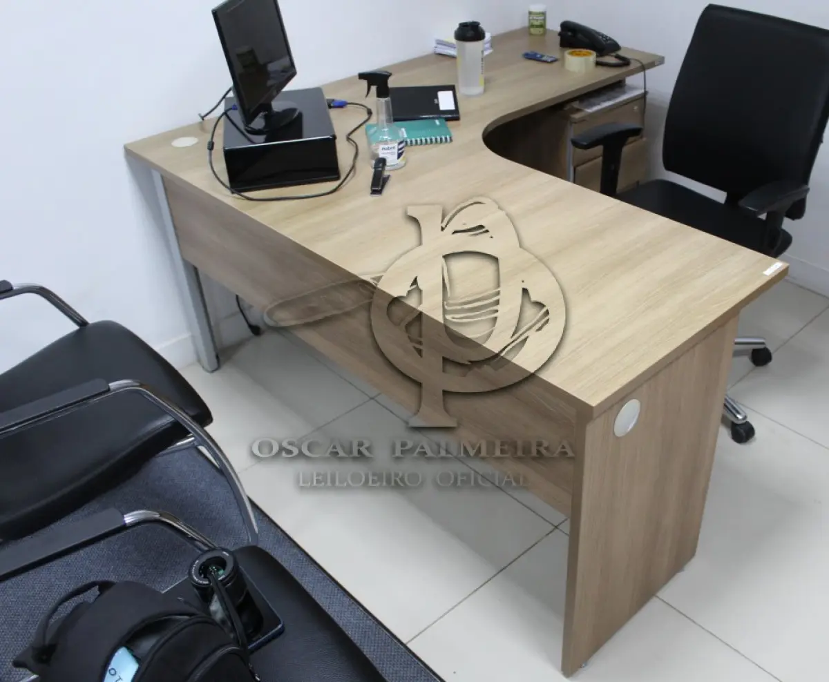 LOTE 0299 - MÓVEL DE ESCRITÓRIO