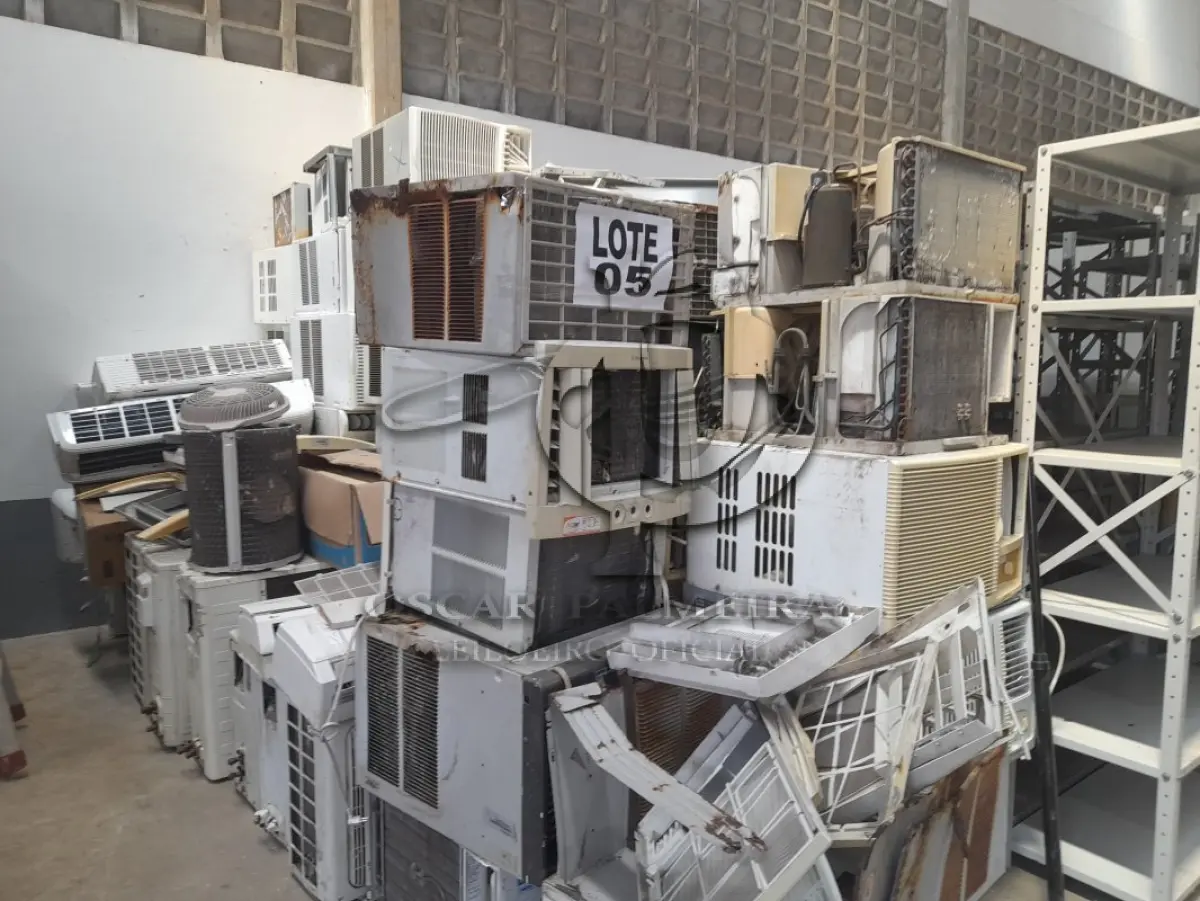 LOTE 005 - DIVERSOS BENS MÓVEIS COMPOSTO / 4ª PARTE SALVADOR