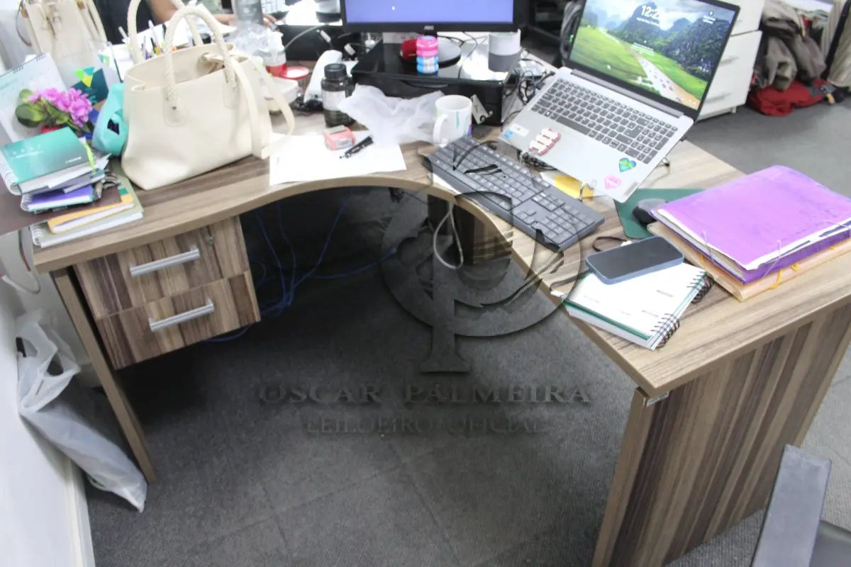 LOTE 0269 - MÓVEL DE ESCRITÓRIO