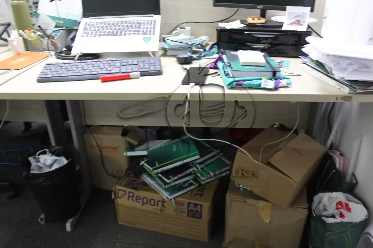 LOTE 0264 - MÓVEL DE ESCRITÓRIO