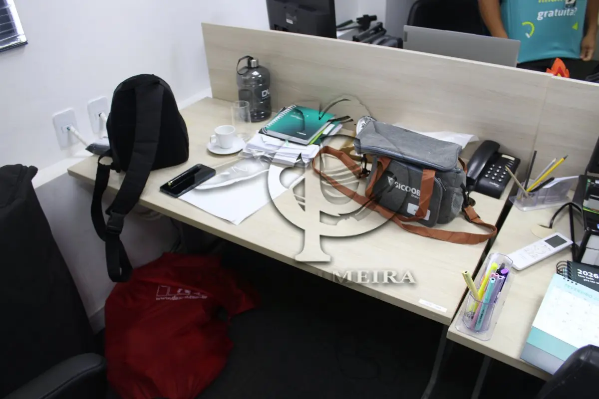 LOTE 0255 - MÓVEL DE ESCRITÓRIO