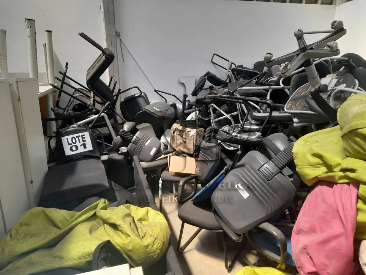 LOTE 001 - DIVERSOS BENS MÓVEIS COMPOSTO / 4ª PARTE SALVADOR