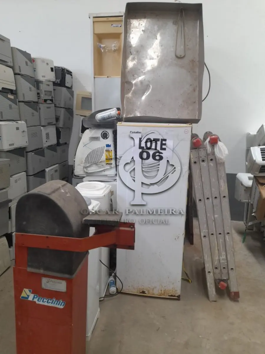 LOTE 006 - DIVERSOS BENS MÓVEIS COMPOSTO / 4ª PARTE SALVADOR