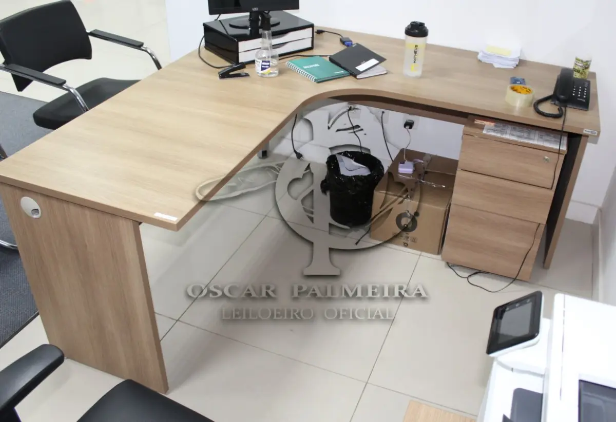 LOTE 0299 - MÓVEL DE ESCRITÓRIO