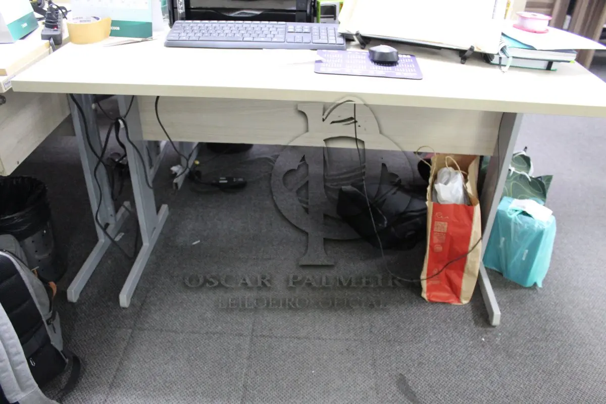 LOTE 0282 - MÓVEL DE ESCRITÓRIO