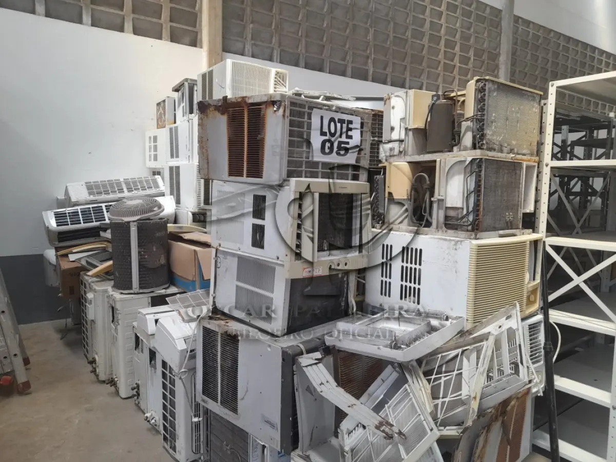 LOTE 005 - DIVERSOS BENS MÓVEIS COMPOSTO / 4ª PARTE SALVADOR
