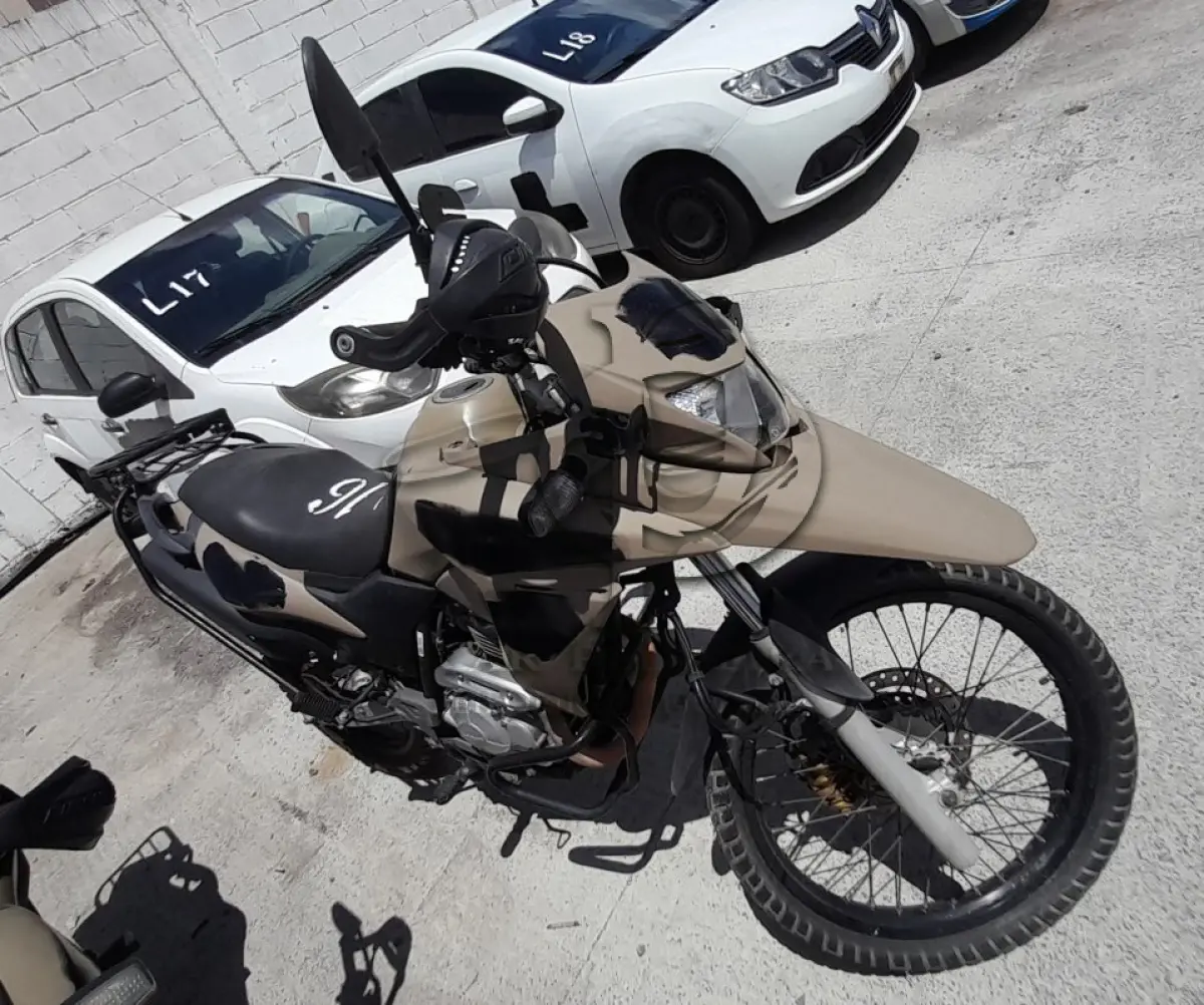 LOTE 016 - VEÍCULO: HONDA/XRE 300 (MOTOR INCOMPLETO), ANO/MOD 2017/2017 / 6ª PARTE FEIRA DE SANTANA