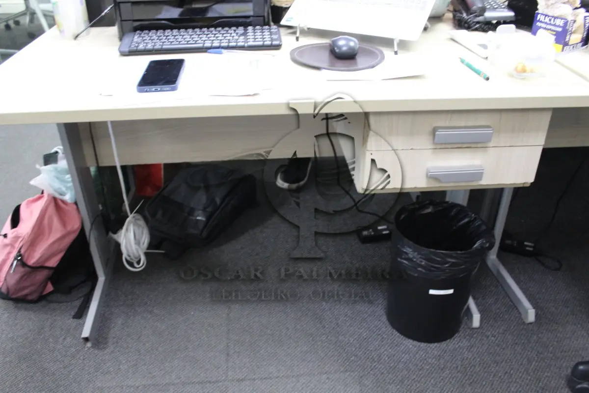 LOTE 0276 - MÓVEL DE ESCRITÓRIO