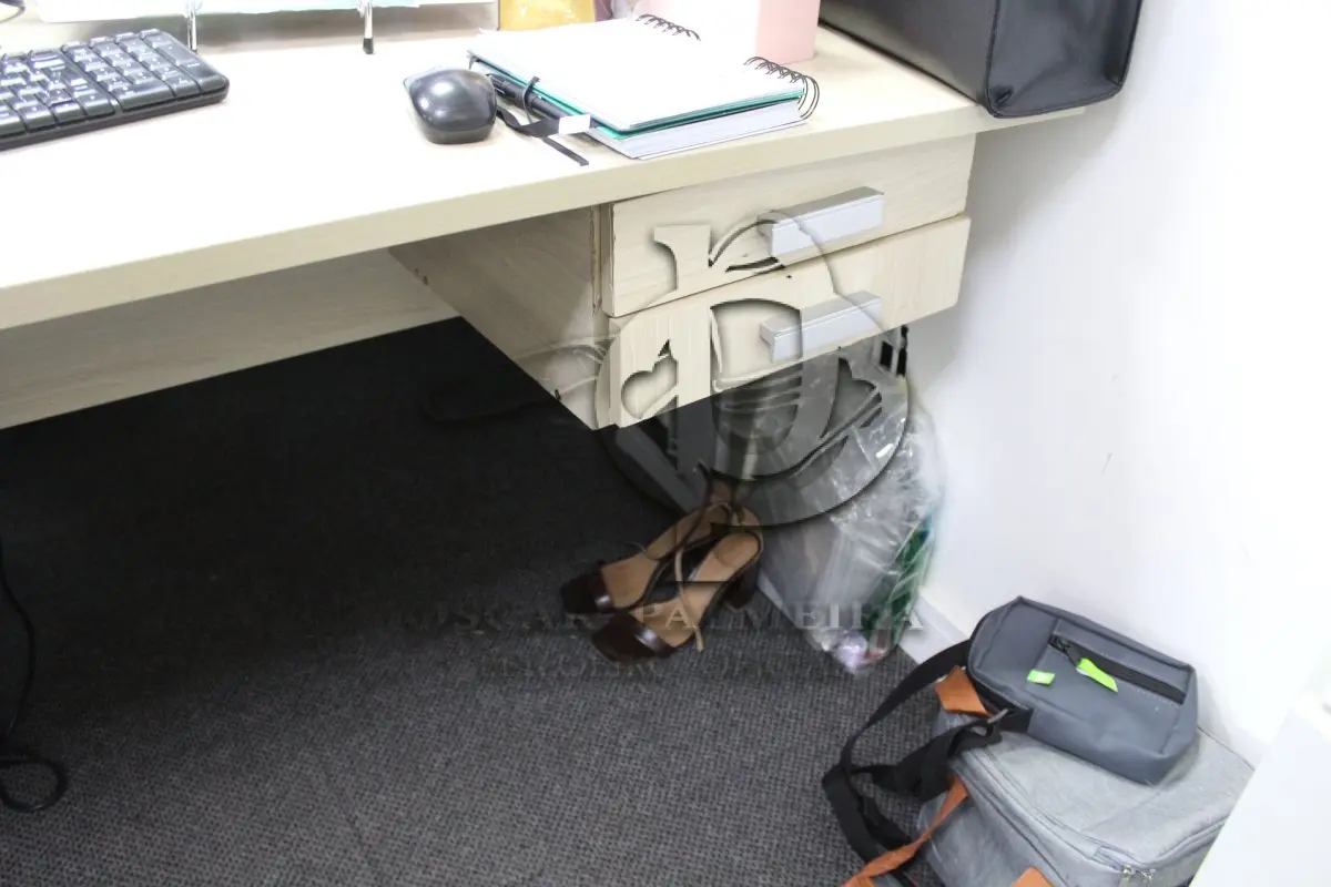 LOTE 0278 - MÓVEL DE ESCRITÓRIO