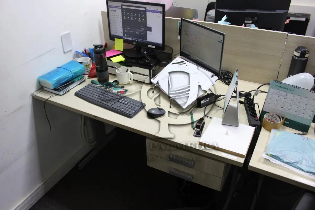 LOTE 0280 - MÓVEL DE ESCRITÓRIO