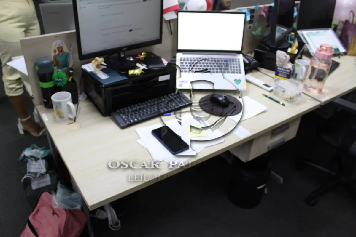 LOTE 0276 - MÓVEL DE ESCRITÓRIO