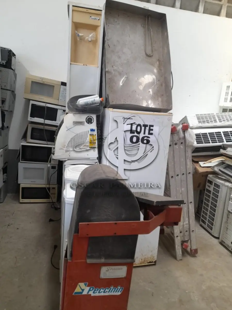 LOTE 006 - DIVERSOS BENS MÓVEIS COMPOSTO / 4ª PARTE SALVADOR