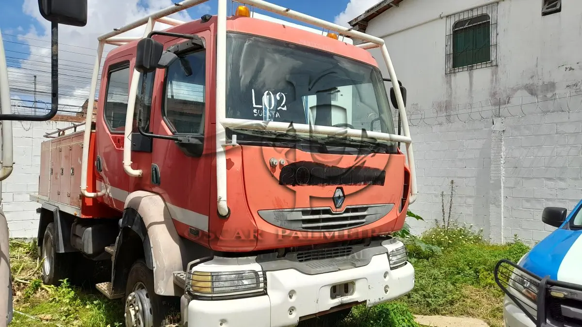 LOTE 002 - SUCATA DE CARROCERIA DE MIDLUM 220.14  / SUCATA DE WEEKEND ADVENTURE / 7ª PARTE FEIRA DE SANTANA