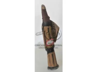 LOTE 050 - ESCULTURA