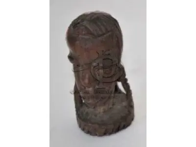 LOTE 056 - ESCULTURA