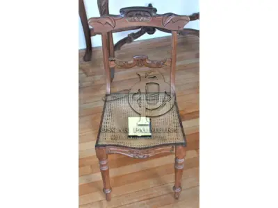 LOTE 070 - CADEIRA