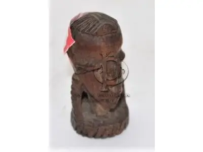 LOTE 056 - ESCULTURA