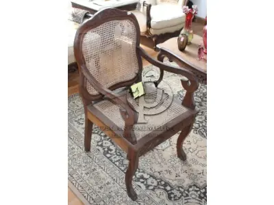 LOTE 014 - CADEIRA