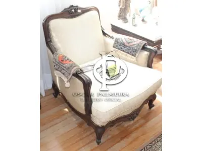 LOTE 003 - POLTRONA