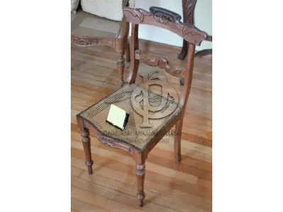 LOTE 070 - CADEIRA