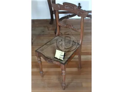 LOTE 073 - CADEIRA