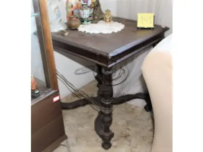 LOTE 141 - MESA DE CANTO