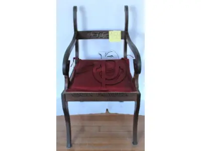 LOTE 159 - CADEIRA
