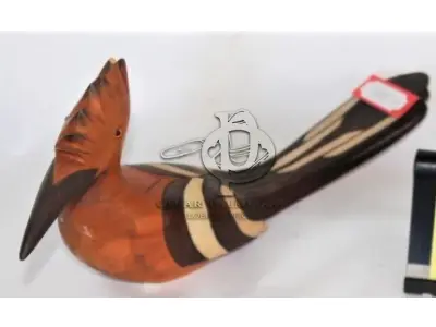 LOTE 204 - ESCULTURA
