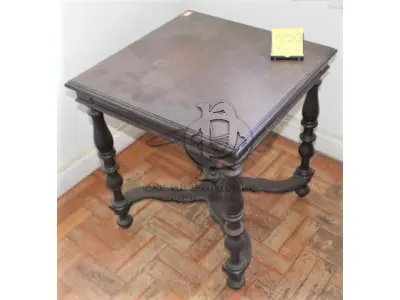 LOTE 239 - MESA DE CANTO