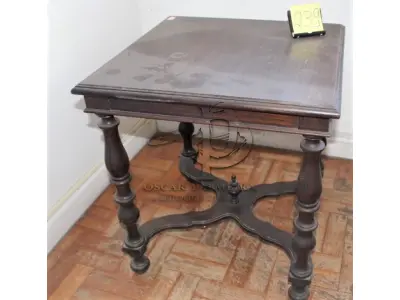 LOTE 239 - MESA DE CANTO