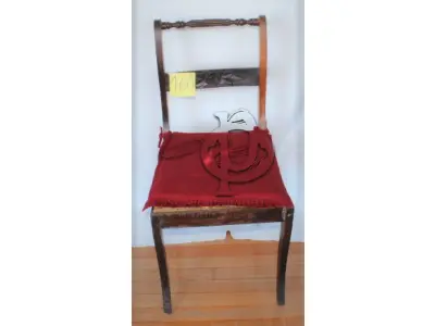 LOTE 160 - CADEIRA