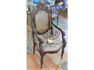 LOTE 098 - CADEIRA