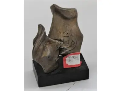 LOTE 094 - ESCULTURA