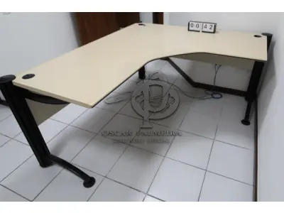 LOTE 042 - LOTE - 0042 - MESA EM L MÉDIA