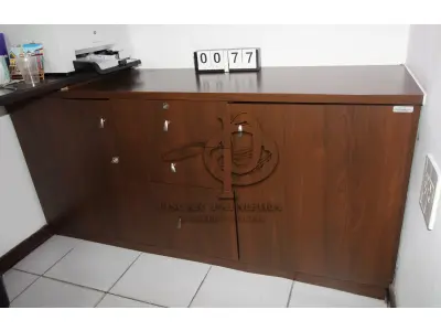 LOTE 077 - LOTE - 0077 - ARMÁRIO 2 PORTAS 3 GAVETAS DE MARCENARIA