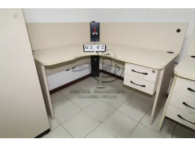 LOTE 202 - LOTE - 0202 - MESA EM L PEQUENA