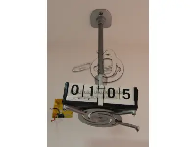 LOTE 105 - LOTE - 0105 - SUPORTE DE TETO P/ PROJETOR