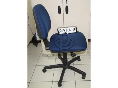 LOTE 240 - LOTE - 0240 - CADEIRA SECRETÁRIA GIRATÓRIA S/ BRAÇO