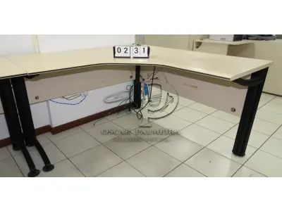 LOTE 231 - LOTE - 0231 - MESA EM L MÉDIA