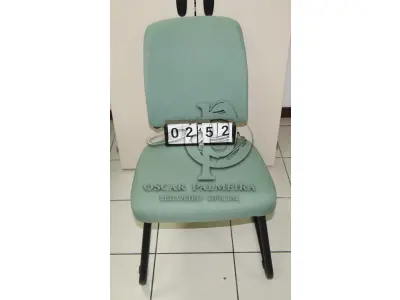 LOTE 252 - LOTE - 0252 - CADEIRA SECRETÁRIA FIXA S/ BRAÇO