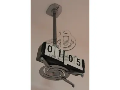 LOTE 105 - LOTE - 0105 - SUPORTE DE TETO P/ PROJETOR