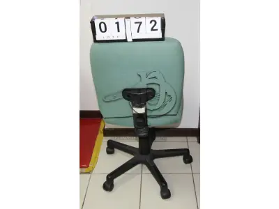 LOTE 172 - LOTE - 0172 - CADEIRA SECRETÁRIA GIRATÓRIA S/ BRAÇO